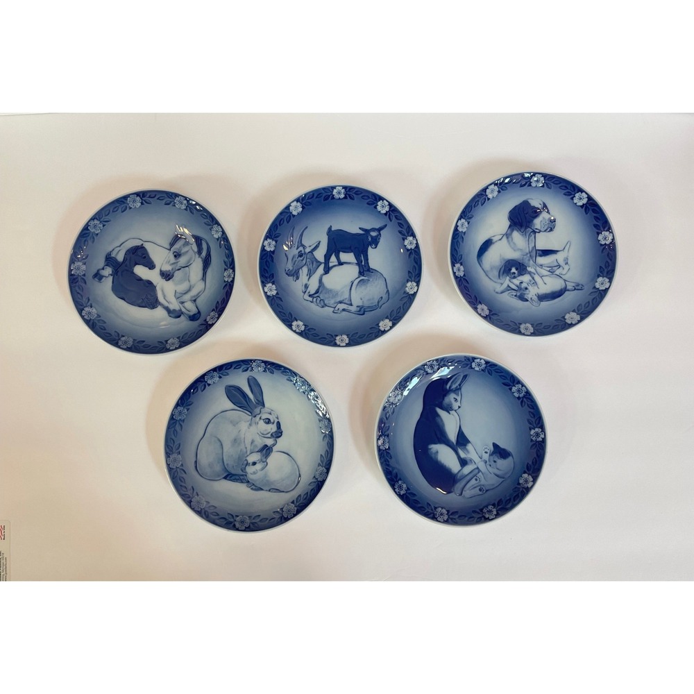 Royal Copenhagen Mothers Day Plates Set  5 1983-1987 Sven Vestergaard Blue White